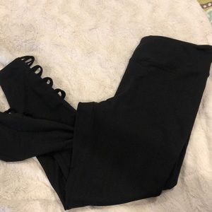 Black workout leggings